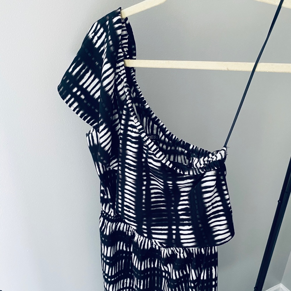 One shoulder dress